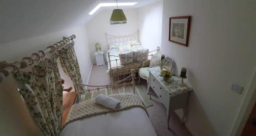 New Moat House | Bluebell Cottage