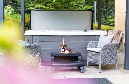 West Laroch House | Bluebell Cottage with Hot Tub
