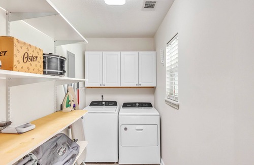 Richmond Hill House | Blueberry Bungalow - Charming 3 bedroom house in peaceful Richmond Hill.
