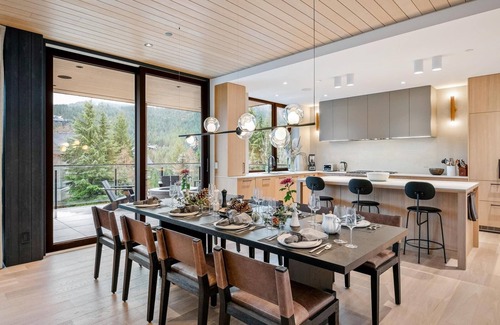 Blueberry Hill Ski Chalet | Blueberry Hill Retreat | Luxury, Close to everything, hot tub, incredible views,