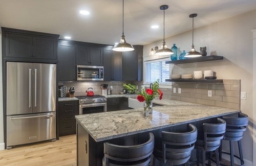 River West House | Bluebird Day - Deschutes Bungalow