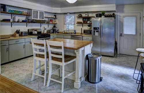 Ebony House | BlueFox: 4 BR 3.5 Bath Waterfront Escape UPDATED 2025!