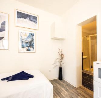 Kelsterbach Apartment | Bluegate Suite - Airport Guesthouse