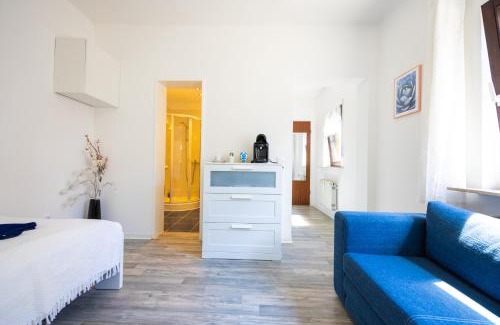 Kelsterbach Apartment | Bluegate Suite - Airport Guesthouse