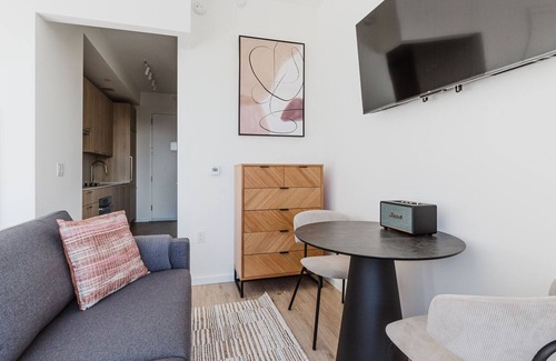 Clinton Hill Apartment | Blueground | Clinton Hill, pool, nr Fort Greene Park