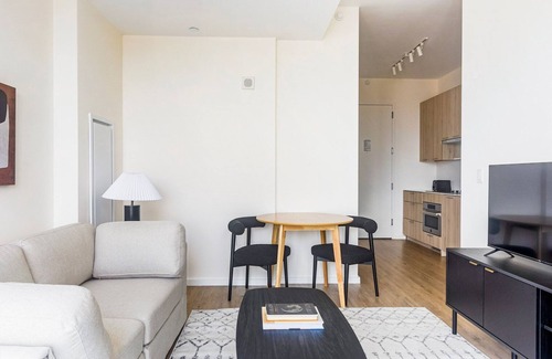 Clinton Hill Apartment | Blueground | Clinton Hill, pool, nr Brooklyn Museum