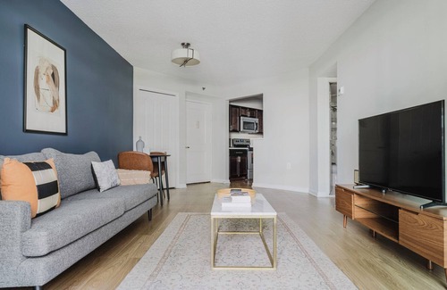 Connecticut Ave - K Street Apartment | Blueground | Connecticut Ave/K St, balcony, nr White House