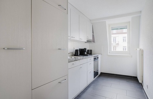 Enge Apartment | Blueground | Enge, w/d, nr market & Old Town