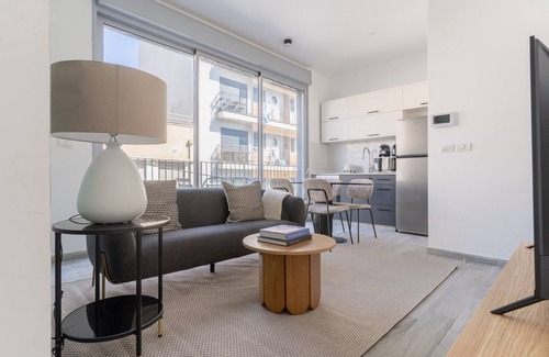 Florentin Apartment | Blueground | Florentine, Bright, 2 Balconies (TLV-14)