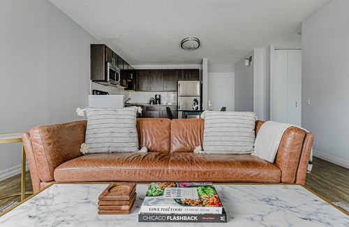 Rush and Division Apartment | Blueground | Gold Coast, AC, nr Hancock Center