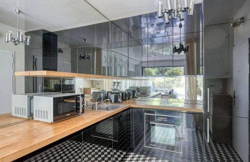 7th Arrondissement Apartment | Blueground | Invalides, balcony, nr Seine