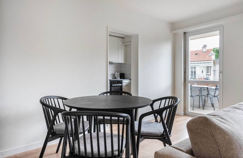 Iselin Apartment | Blueground | Iselin, storage & shared w/d, nr tram