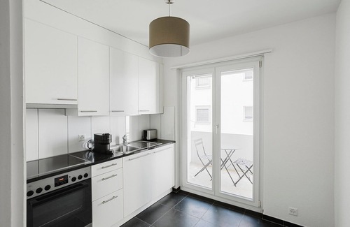 Allschwil Apartment | Blueground | Matthäus, balcony & w/d, nr zoo