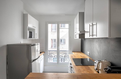 Saint-Vincent-de-Paul Apartment | Blueground | Pigalle, near shops