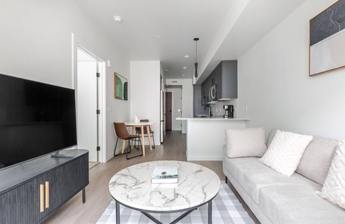 Redmond Apartment | Blueground | Redmond, pool & AC, nr park