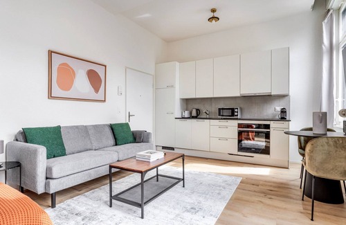 Seebach Apartment | Blueground | Seebach, washer, nr Zürich Zoo