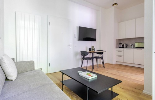 Seebach Apartment | Blueground | Seebach, washer, nr Zurich Zoo