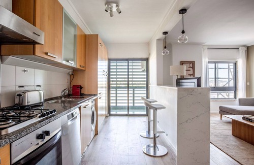 Cidade Universitaria Apartment | Blueground | Telheiras, pool
