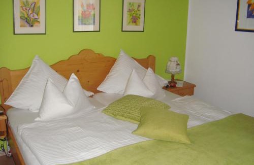 Ossiach House | Blumenpension Strauss - Ferienwohnungen