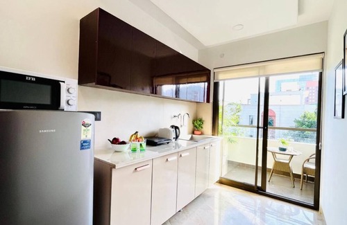 DLF Phase 3 Hotel | BluO Studio3 DLF CyberCity - Balcony, Gym TT, Lift