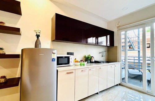 DLF Phase 3 Hotel | BluO Studio4 DLF CyberCity - Balcony, Gym TT, Lift