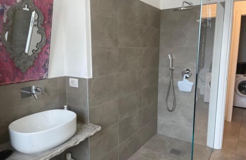 Besozzo Apartment | Bnbook Cornelia's suites