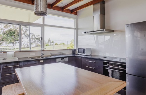 Urunga House | Boardwalk Bungalow - pristine ocean views