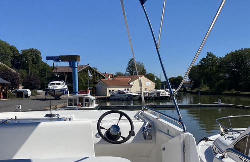 Toul Boat Rental | Boat at the dock or in navigation without a license