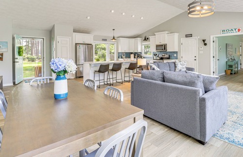 Deltaville House | Boat Dock & Kayaks: Waterfront Home in Deltaville!
