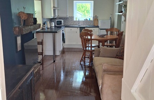Penallt Cottage | Boat Inn - two bedroom apartment