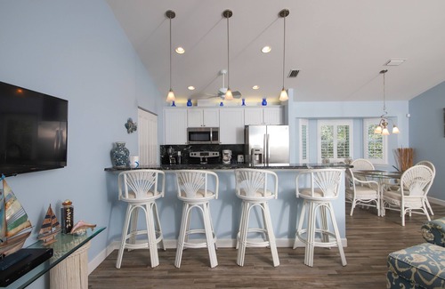Palm Island House | Boaters Paradise on Kettle Harbor