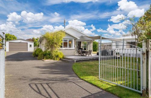 Rainbow Point House | Boats n Brews