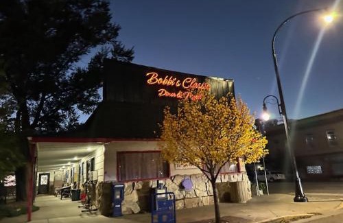 Glenrock Hotel | Bobbi's Classic Motel