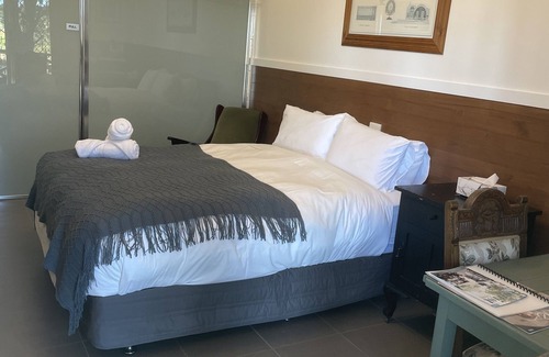 Kyneton Bed & Breakfast | Bodkin Suite #3 Looks to Mt Macedon.
