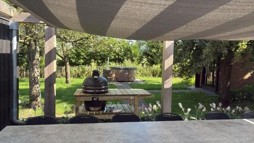 Municipality of Ede Villa | Boerderij Hoeve met privé zwembad | 18 personen