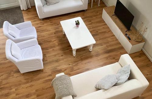 Loenga House | Boerderijhuisje 22 - Landelijk logeren bij Sneek