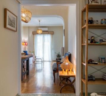 Makrigianni Apartment | Bohemian Art Acropoli Apartment
