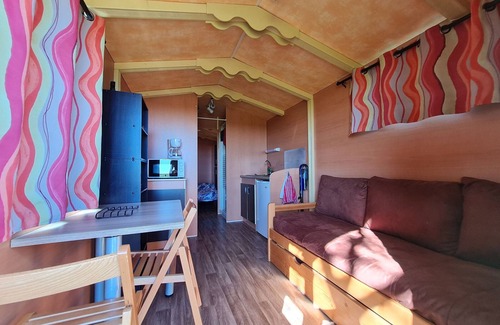Burthecourt-aux-Chenes Cottage | Bohemian Caravan Comfort South of Nancy