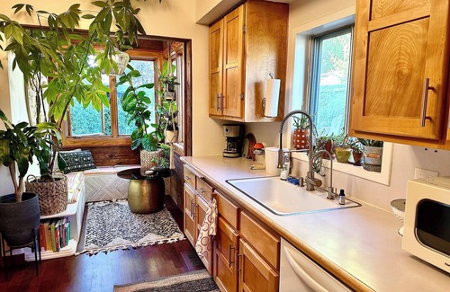 Mississippi District House | Bohemian Hideaway with No Cleaning Fee