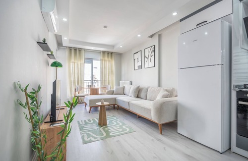 Kaleici Apartment | Bohemian Vibes & Spacious Comfort, Just Minutes from the Heart of the City!