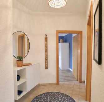Holsterhausen Apartment | BOHO APARTMENT: NETFLIX + BALCONY + BATHTUB