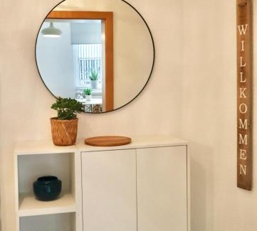 Holsterhausen Apartment | BOHO APARTMENT: NETFLIX + BALCONY + BATHTUB