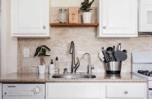 Santa Barbara House | Boho Bungalow Retreat: Spa, Ice Bath, Sauna, Tea Bar, Garden, Chickens, & Events