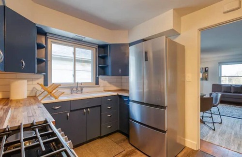 Burns Park Apartment | Boho Chic 2 Bedroom Close to Stadium & UM