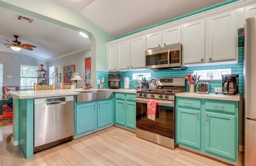 Kyle House | Boho-Chic Retreat w/Yard, 22 Mi to Dtwn Austin!