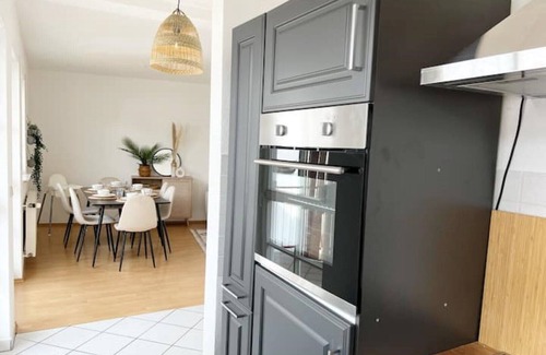 Bad Homburg v.d. Hoehe Apartment | Boholounge/U-bahn, Viel Platz, Balkon, Stellplatz