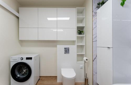 Krakow Apartment | Bohomolca Chic Studio with Garden by BookingHost