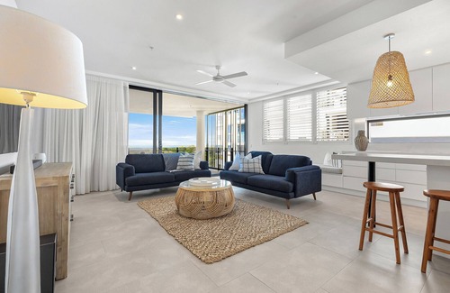 Birtinya Apartment | Bokarina Beach 3 Bedroom Luxury Apartment