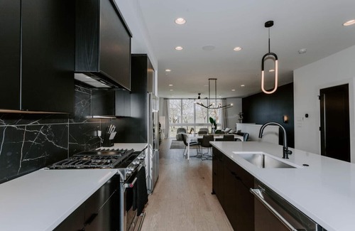 Nashville House | Bold & Modern | Walk the Line in Music City