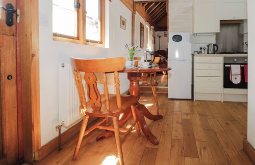 Bilting Cottage | BOLTON BARN, pet friendly, character holiday cottage in Lenham Heath